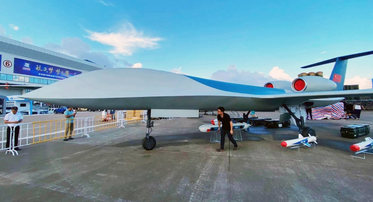 Новий ударно-розвідувальний БПЛА реактивний БПЛА CH 6 на Airshow China 2021 / Фото: thedrive.com