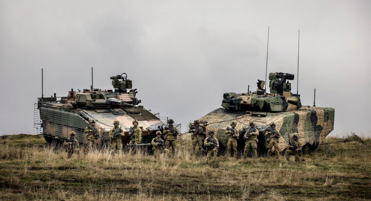 ОдинКандидати на БМП для Румунії: AS21 Redback та Lynx KF41. Фото: Australia MoD