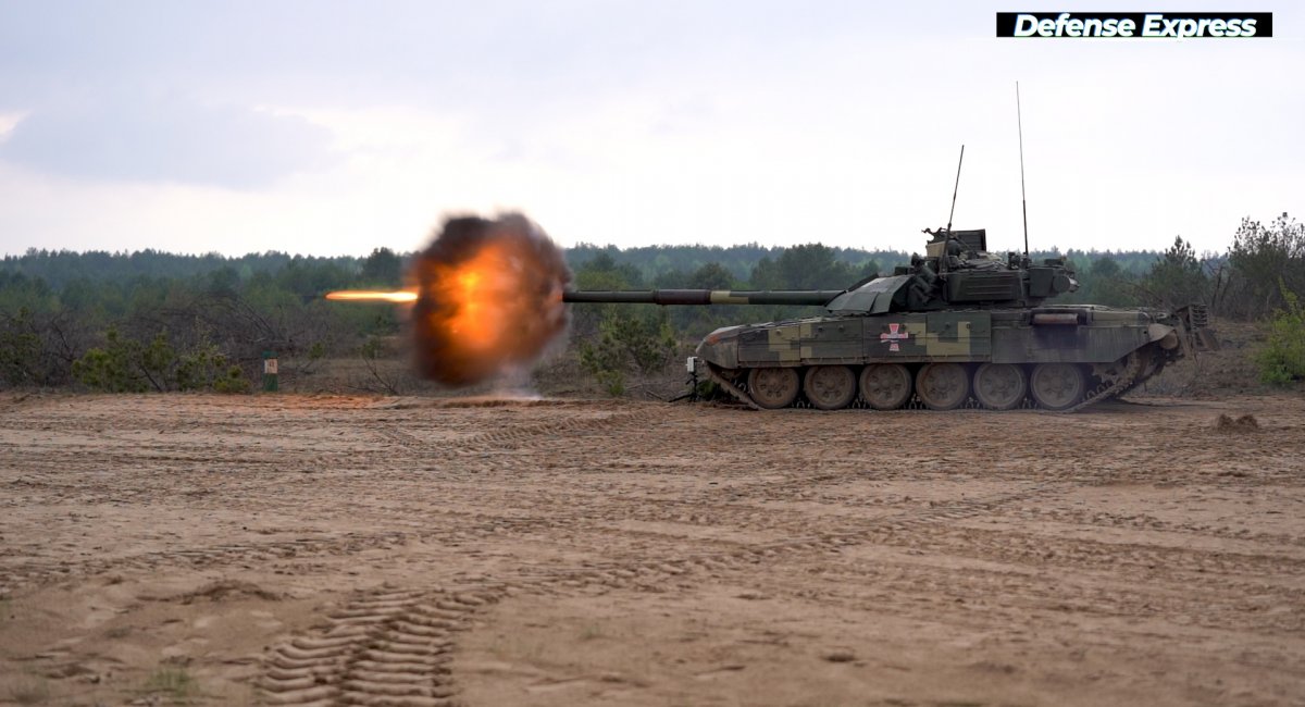 Т-72АМТ веде вогонь