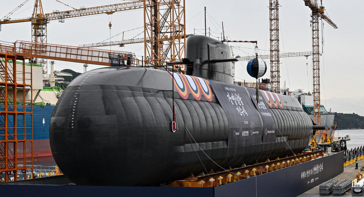 Підводний човен Jang Yeong-sil типу KSS-III Batch-II перед спуском на воду. Фото: ВМС Південної Кореї