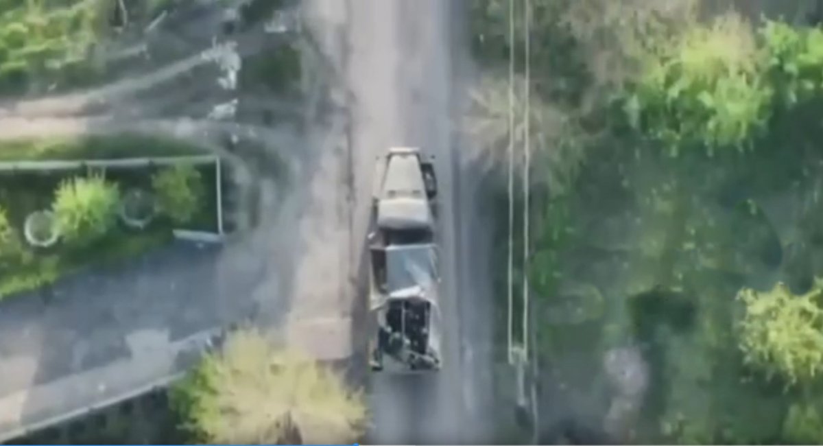 Покарали мародерів: "ударні" дрони ЗСУ переслідують рашистів (відео)