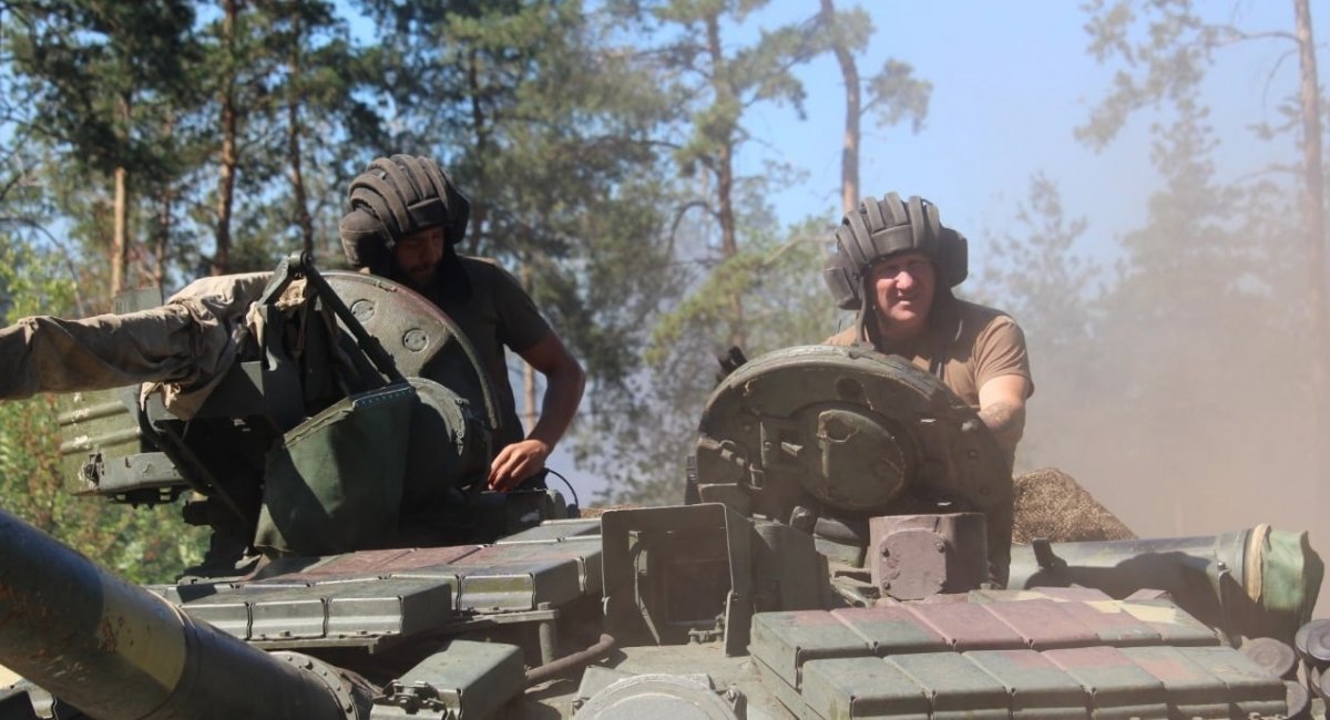 Танкісти однієї з окремих механізованих бригад зі складу Об’єднаних сил ЗСУ