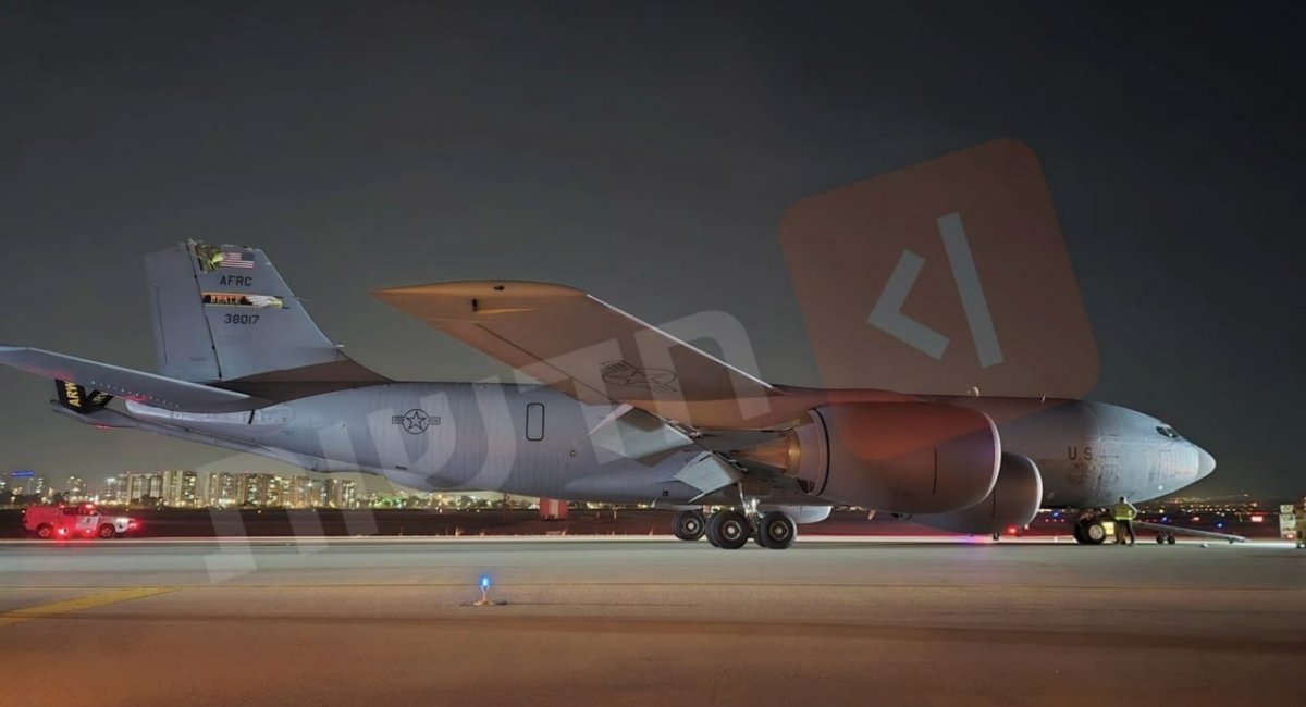 Як два повітряні танкери не розминулись в повітрі, й США фактично втратили одразу два KC-135 Stratotanker