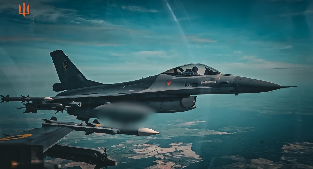 Винищувачі F-16 ПС ЗСУ озброєні ракетами AIM-120 та AIM-9. Фото: ПС ЗСУ