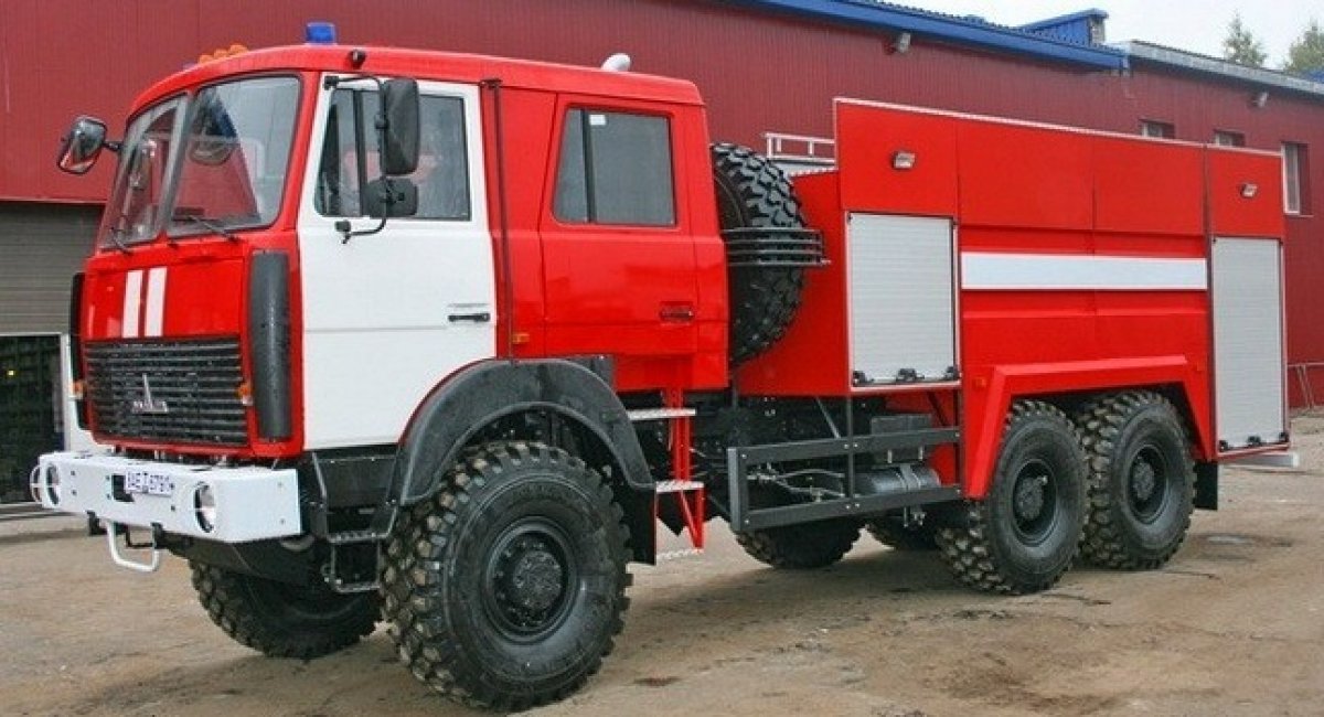 Пожежна машина АЦ 8,0-50 на базі шасі МАЗ-6317. Локалізована в Україні версія такого шасі - "Богдан"-6317 в минулі роки постачалася ЗСУ