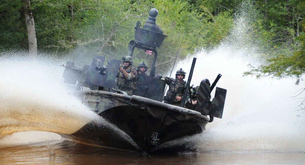 У США такі сили, через колір річкової води, називають Brown-water navy