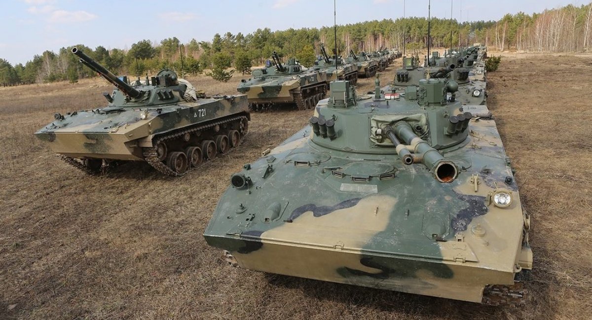 Рашистські БМД-4М. Ілюстративне фото довоєнних часів