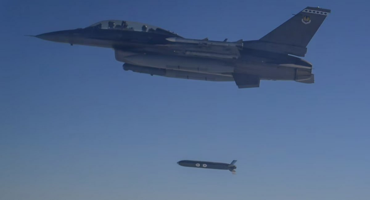 Випробувальний пуск крилатої ракети AGM-188A Rusty Dagger з F-16 у США