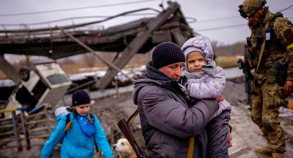 Українці рятуються з небезпечної зони обстрілу поблизу Ірпіня
