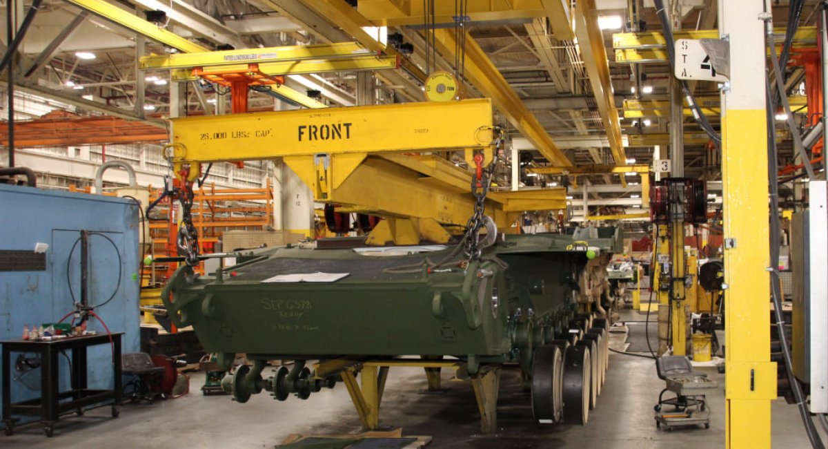 США хочуть повторити "як діди" у Другу світову війну та пропонують автовиробникам долучитися до випуску зброї