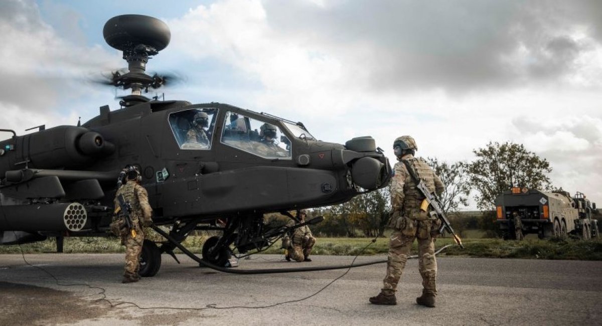  Британські військові проводять навчання зі своїми AH-64E Guardian "в польових умовах" у листопаді 2022 року, зображення наводить портал Forces.net