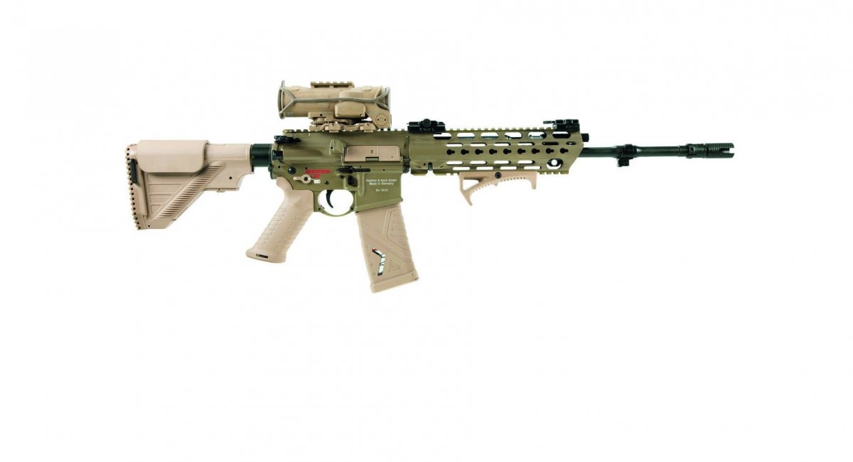 Бундесвер нарешті почав заміну своїх G36 на G95, але зіткнувся з несумісністю прицілу з ПНБ