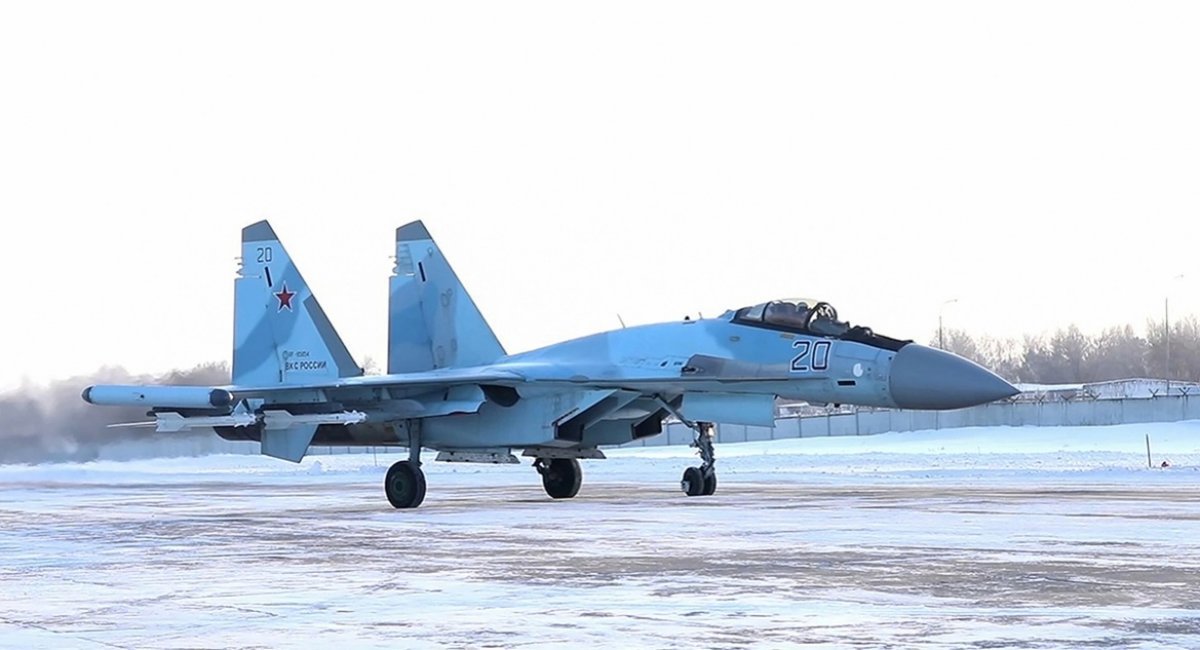 Посадка російського Су-35С в білоруських Барановичах напередодні війни з Україною, лютий 2022 року, фото з відкритих джерел