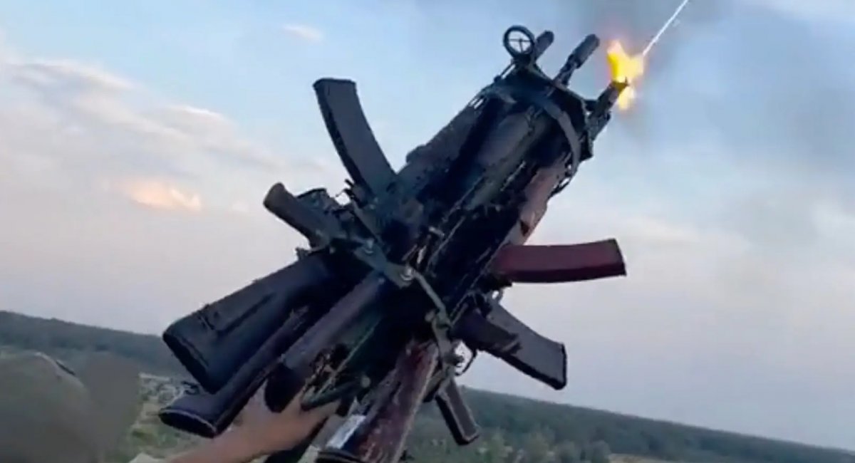  Бійці ЗСУ використовують імпровізований "міні-ган" для стрільби по рашистським БПЛА, липень 2023 року, зображення з відкритих джерел