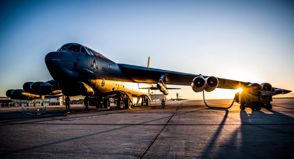  B-52H Stratofortress - перший носій AGM-183A ARRW