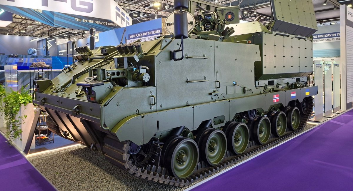 Самохідний міномет MWS120 Ragnarok на гусеничному шасі ACSV G5 на DSEI 2025. Фото: @famdelmundo в X/Twitter