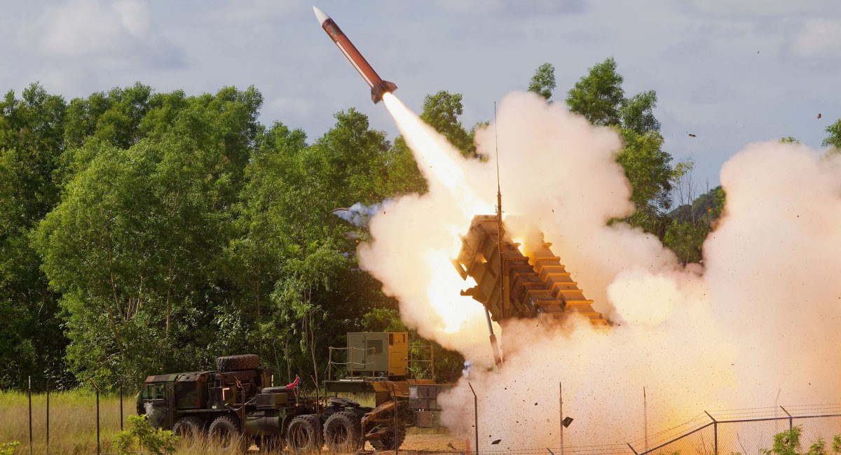 Через що Франція навряд завадить Україні купувати ракети до Patriot за рахунок кредиту ЄС на 90 млрд євро