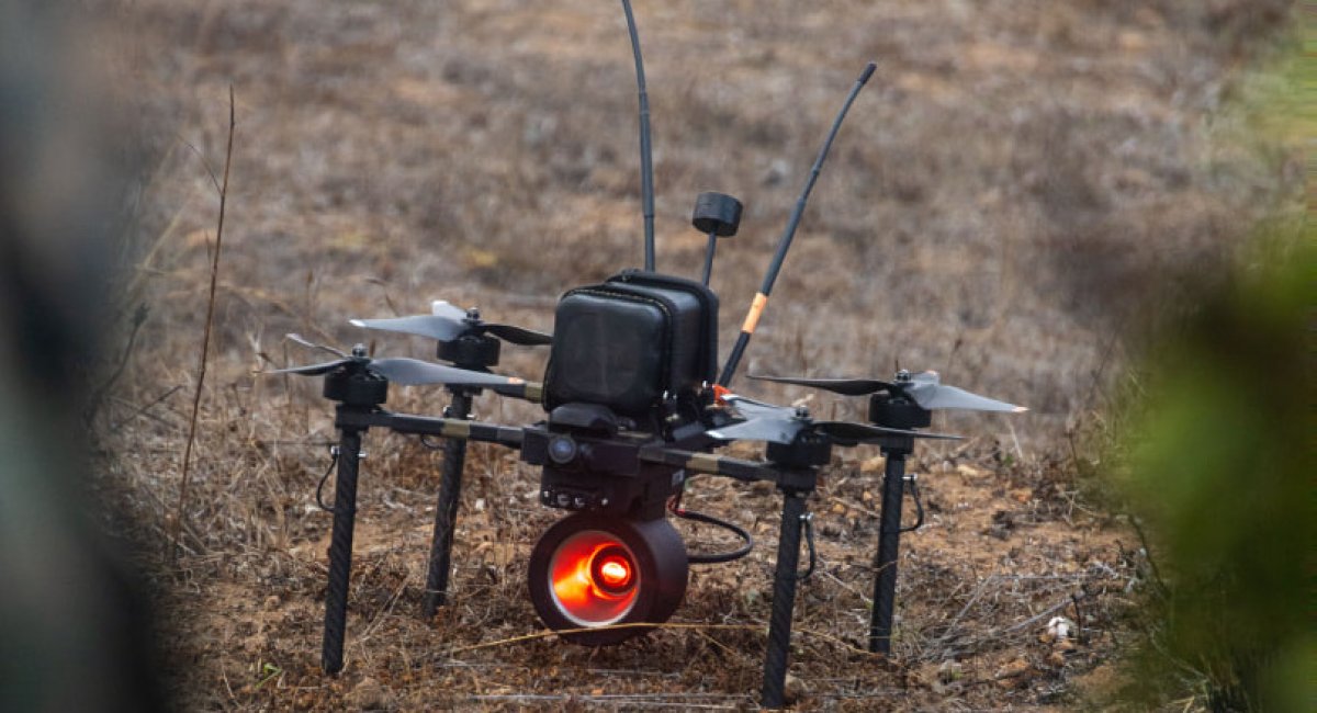 FPV-дрон під час використання морпіхами США. Фото: US DoW