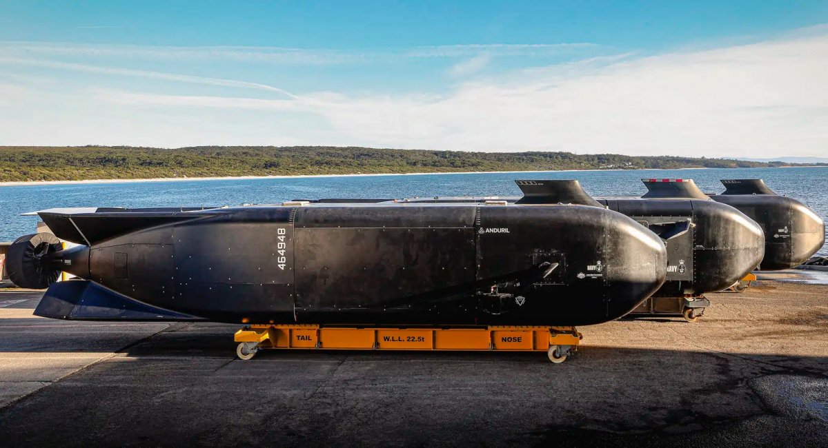Прототипи великого підводного морського безпілотника Ghost Shark. Фото - Австралійське оборонне управління