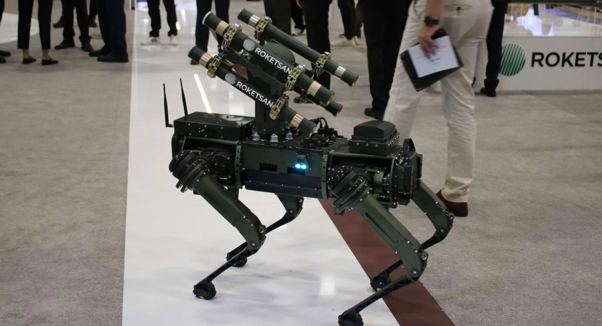 Робот-собака KOZ з керованими ракетами під час виставки IDEF 2025. Фото - Army Rececognition