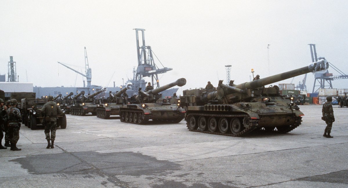 Американські САУ M110A2, фото ілюстративне