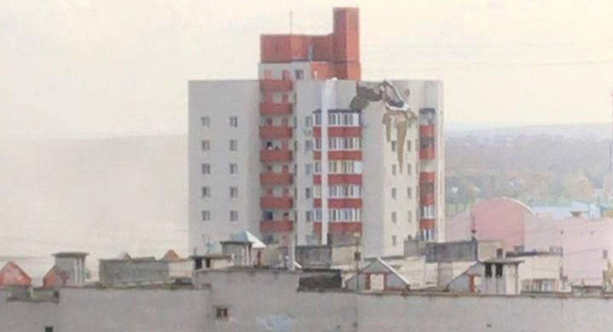 Уражений ракетою від ЗРК "Панцирь" житловий будинок у Бєлгороді