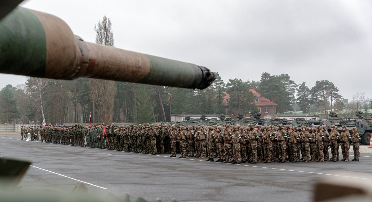 Формування нових бригад - це дуже дорого (всі фото: Bundeswehr) 