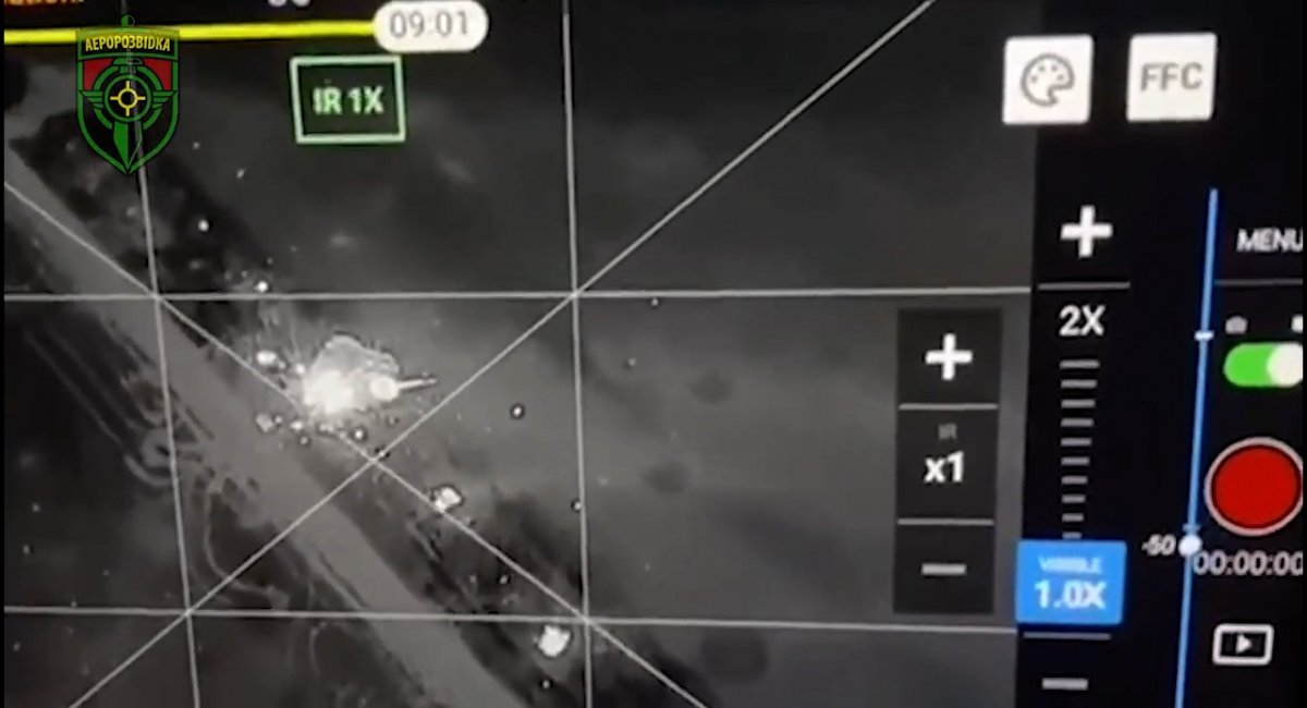 Чергове полювання ударних дронів R18 на рашиську бронетехніку: нічний жах для противника (відео)