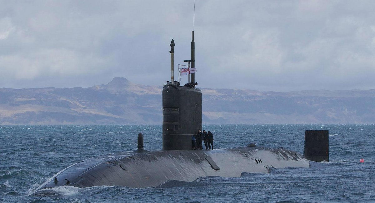 Платформою для випробування оновлених торпед стала субмарина HMS Talent, прийнята до складу ВМС Британії в 1990 році