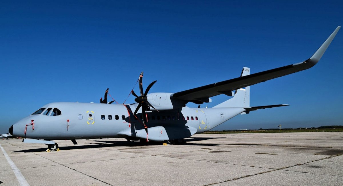 Перший військово-транспортний літак повітряних сил Сербії. Фото - міністерство оборони Сербії 