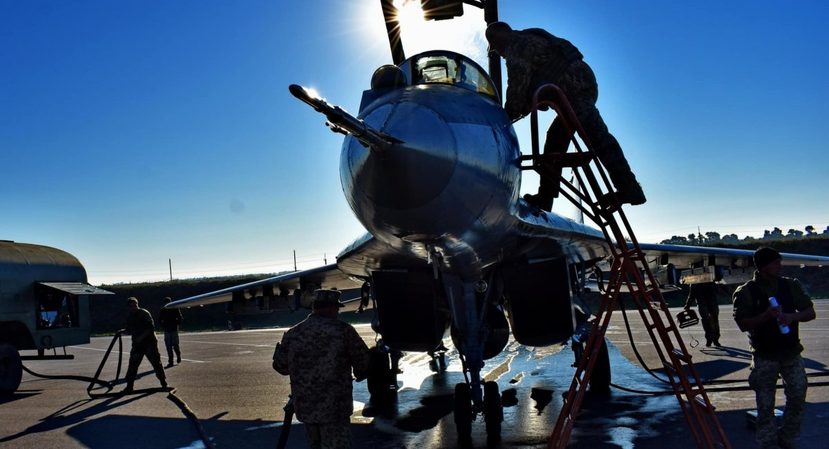Підготовка до вильоту МіГ-29 в "польових умовах", вересень 2022 року, фото - Повітряне командування "Центр"