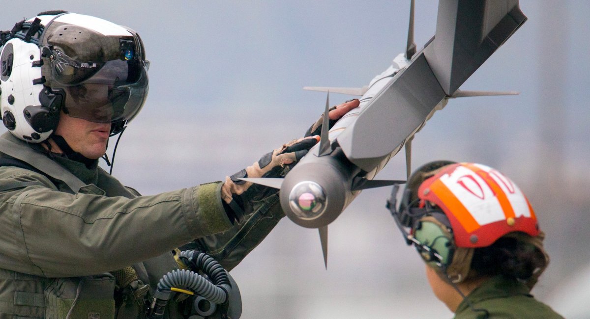 AIM-9X (всі фото: US DoD)