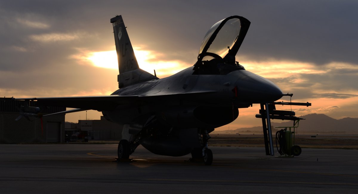 F-16 (всі фото US DoD)