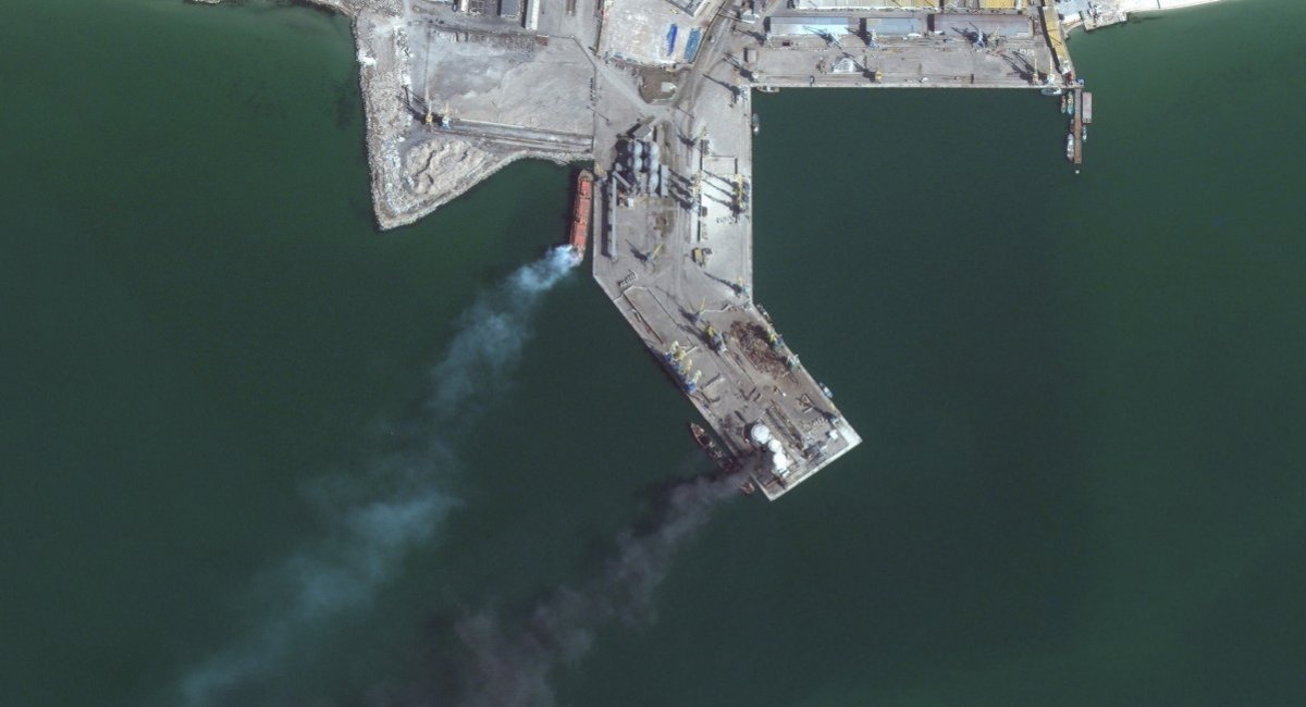Знищений в порту Бердянська ВДК "Саратов"