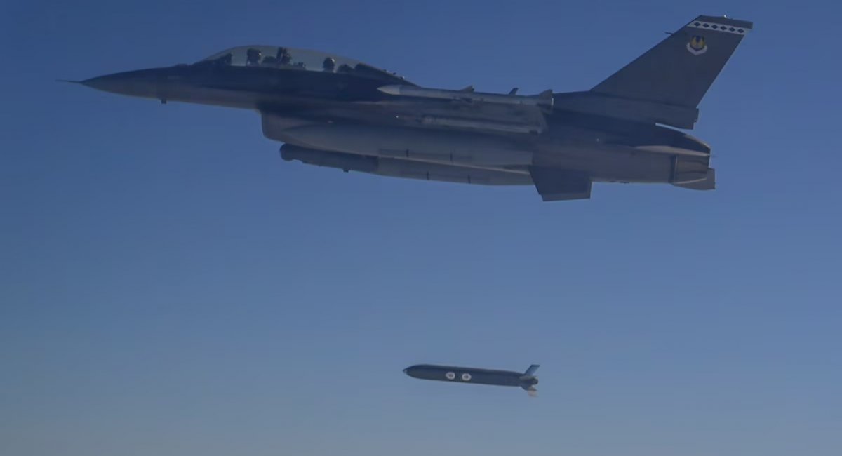 Випробувальний пуск крилатої ракети AGM-188A Rusty Dagger з F-16 у США