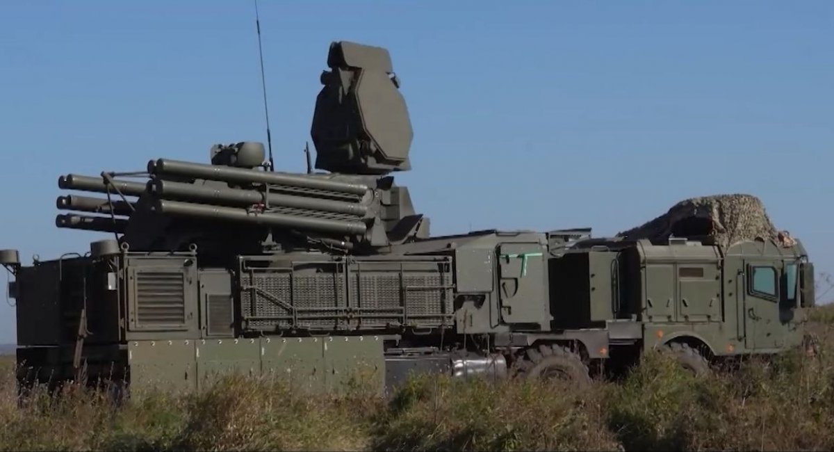 РФ таки показала "Панцирь-С1М" на шасі МЗКТ, один з яких уже втратила біля Маріуполя
