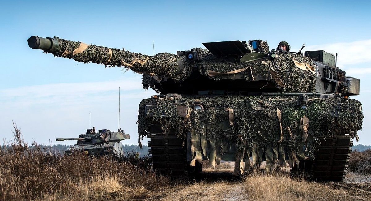 Німецький Leopard 2 та голладська БМП CV90 під час спільних маневрів армій Голландії та Німеччини, ілюстративне фото з відкритих джерел
