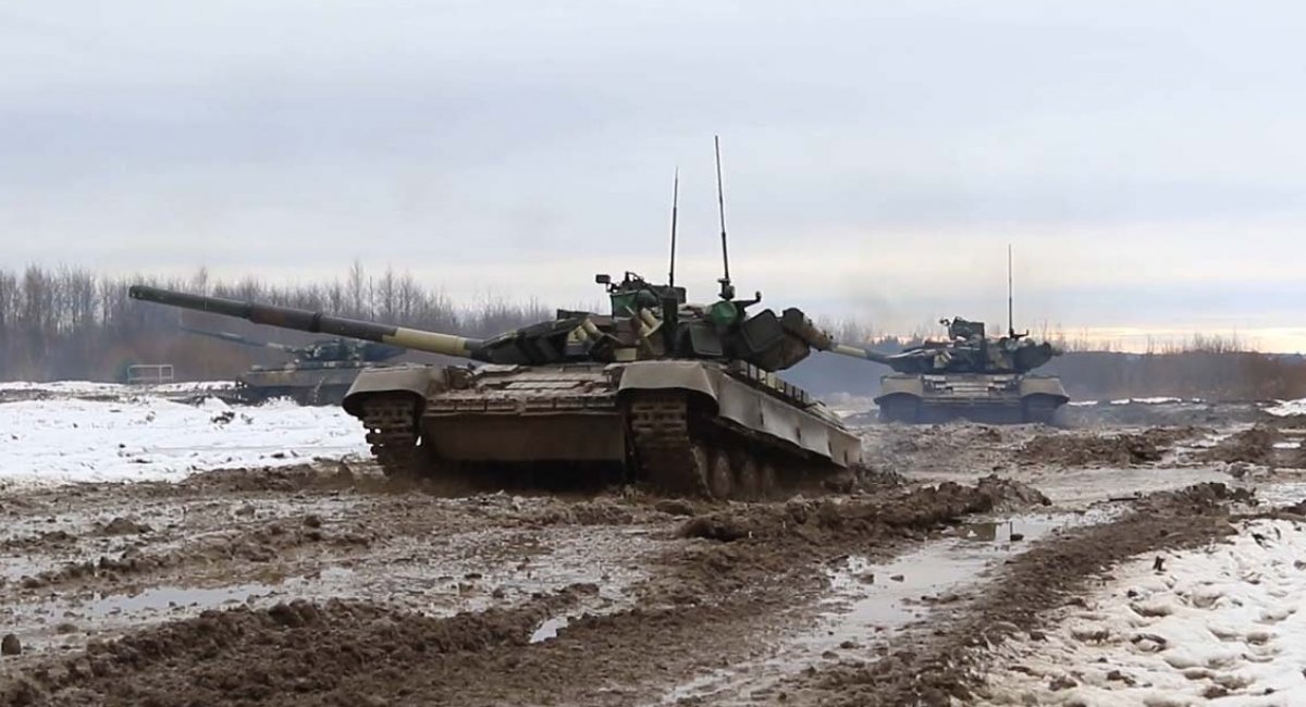 Чергова партія модернізованих Т-64 зразка 2017 року під час перевірки танкістами ЗСУ в Міжнародному центрі миротворчості та безпеки. Січень 2021 року