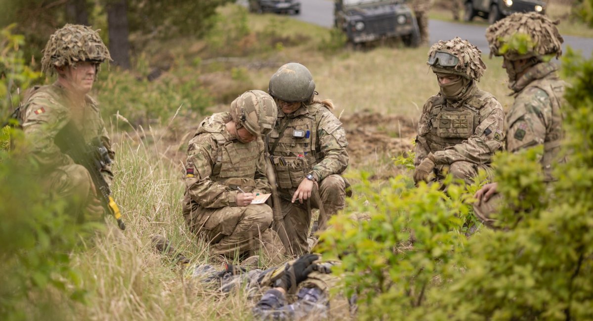 Великобританія вже проводить загальновійськову підготовку українських військових у себе на полігонах 