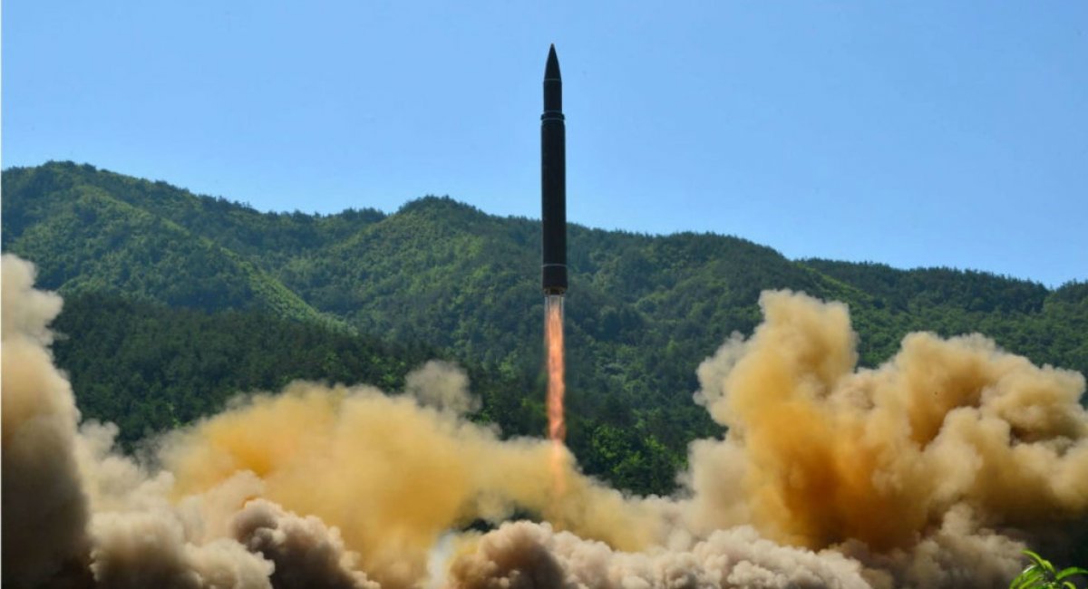 Нові ракетні шахти можуть свідчити про розширення ядерного арсеналу Китаю