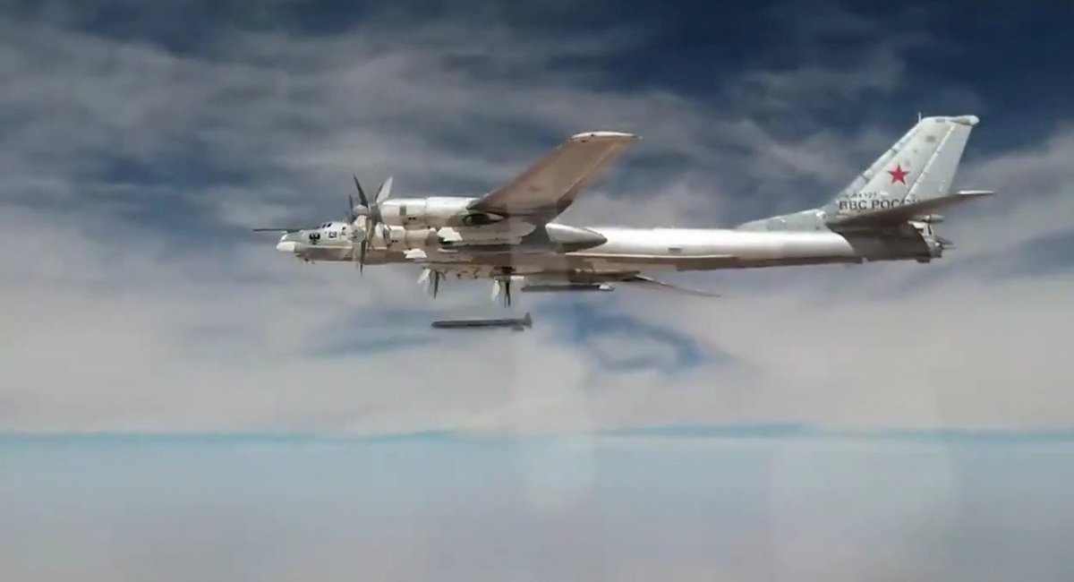 Пуск російської Х-101 із Ту-95МС для удару по Сирії в 2017 році, зображення з відкритих джерел