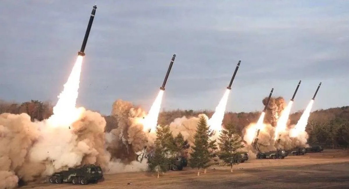 Залп північнокорейських KN-25, ілюстративне фото з відкритих джерел