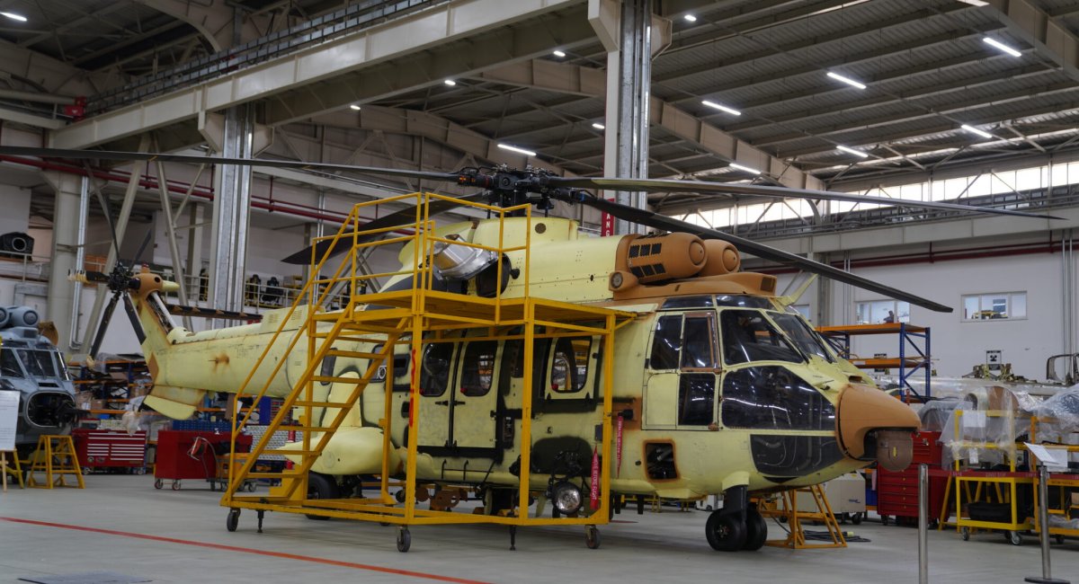Вертоліт AS532 Cougar ВПС Туреччини під час проходження капітального ремонту на потужностях ASFAT в Анкарі. Фото: ASFAT для Breaking Defense