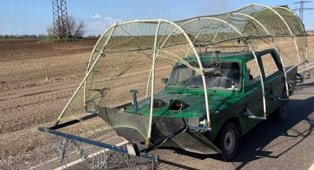 Автівки з мангалами, "буханки" з РЕБ та автобуси: як РФ використовує цивільний транспорт для штурмів 