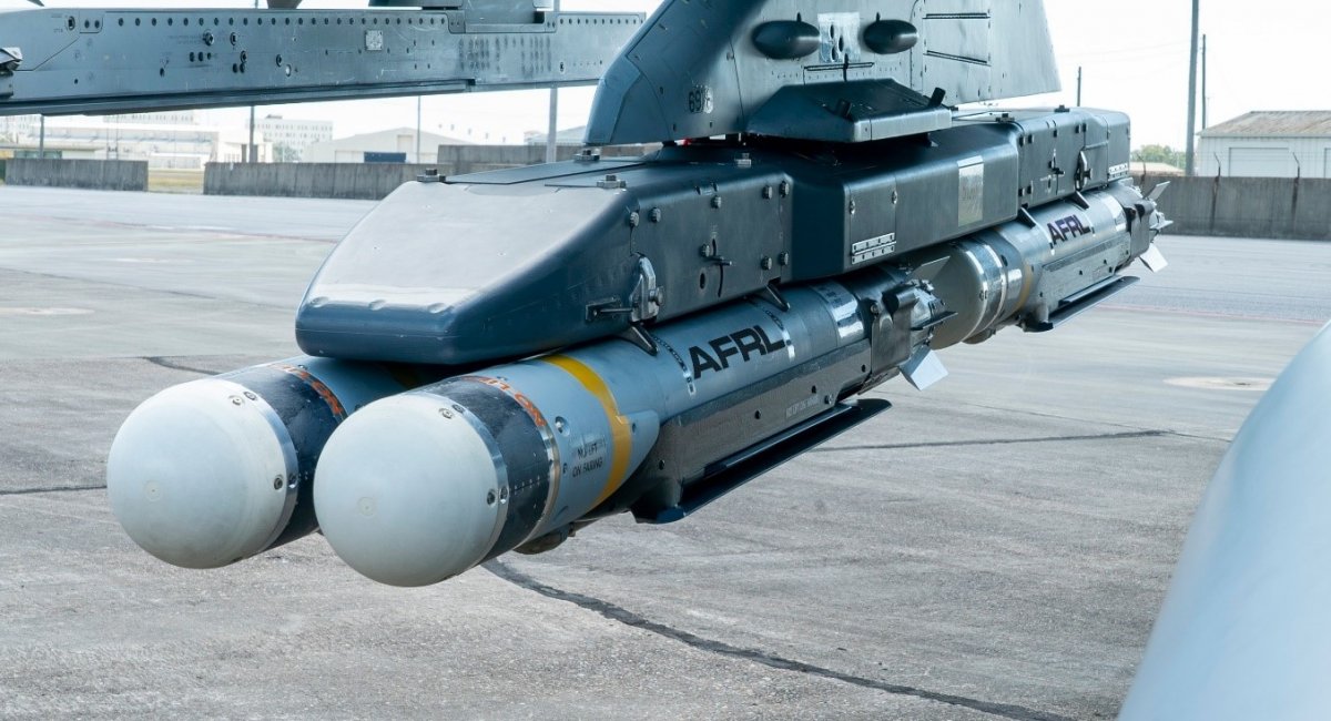 Яка країна замовить тисячі розумних авіабомб на $2,68 млрд в американців