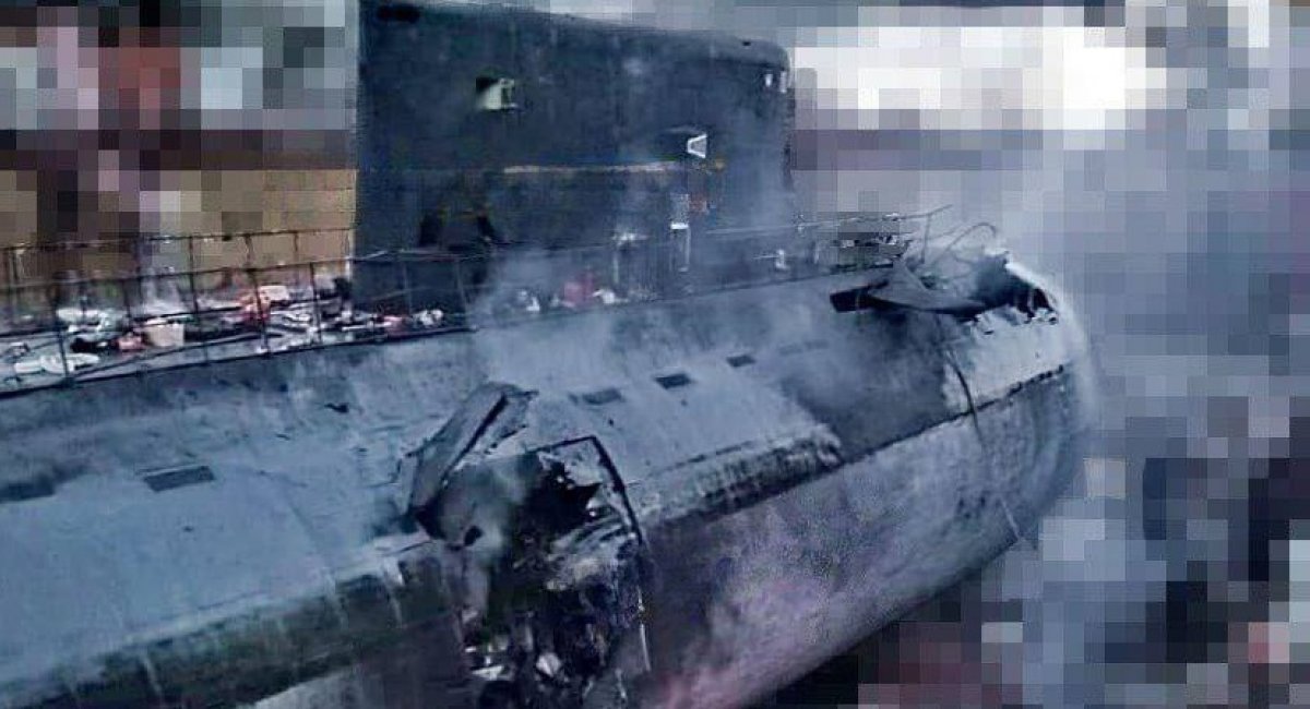 Пошкодження дизель-електричної субмарини проекту 636.6 "Ростов-на-Дону" після удару по тимчасово окупованому Севастополю, 18 вересня 2023 року, зображення з відкритих джерел