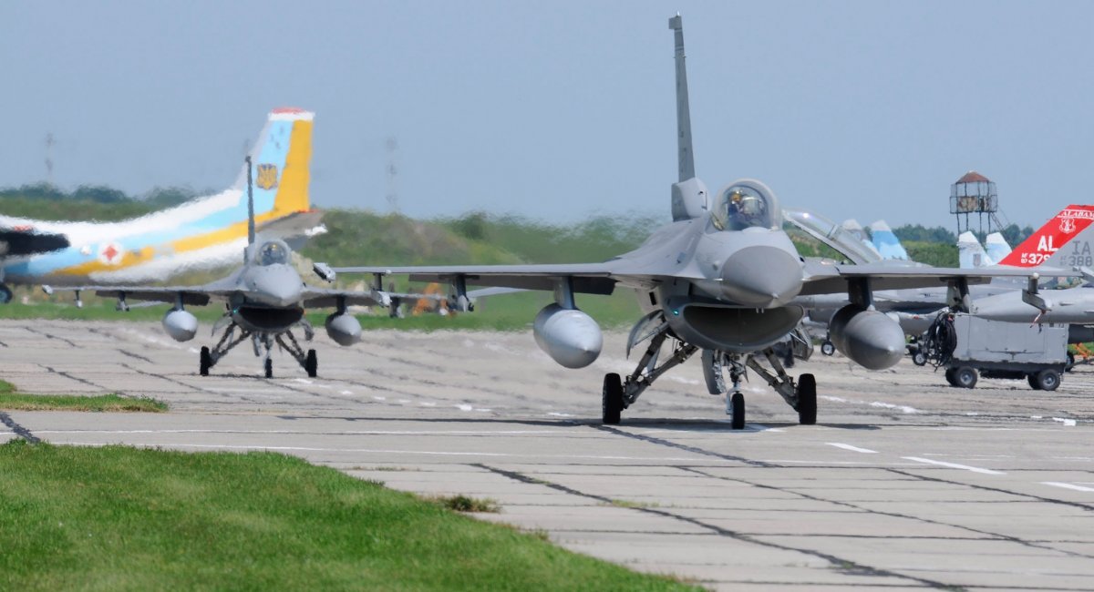 F-16 у Миргороді, 2011 рік (всі фото: DoD US)