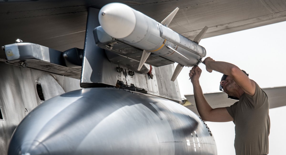 AIM-120D