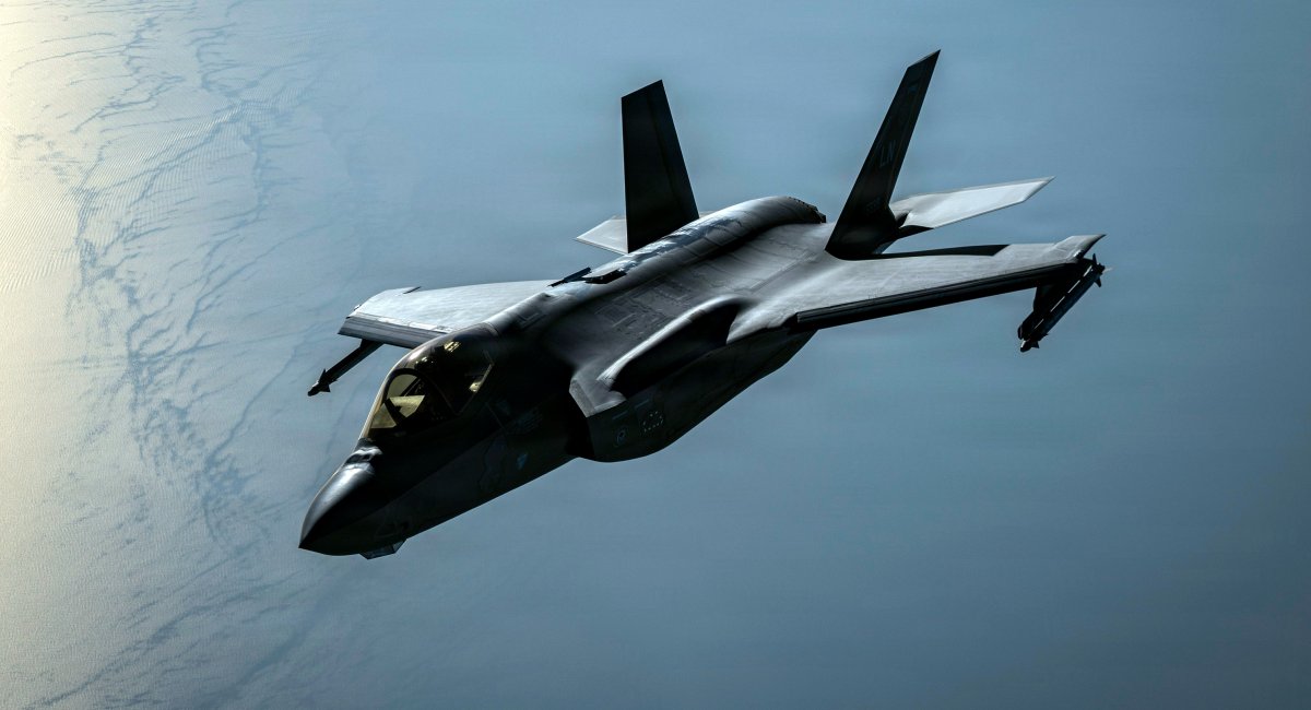 Скільки тепер коштують винищувачі F-35 та чому для одних це дешевше, ніж винищувачі 4+ покоління, а для інших понад 200 млн доларів