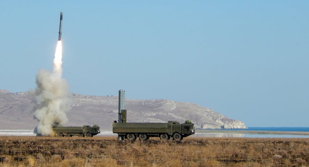 Пуск ракети П-800 "Оникс" з берегового комплексу "Бастион"